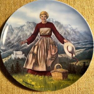 Knowles 1986 Collector's Plate in White